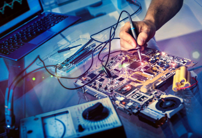 mtlob-shryk-mmol-lmhl-syan-alaktronyat-obrmgh-alsyarat-big-0